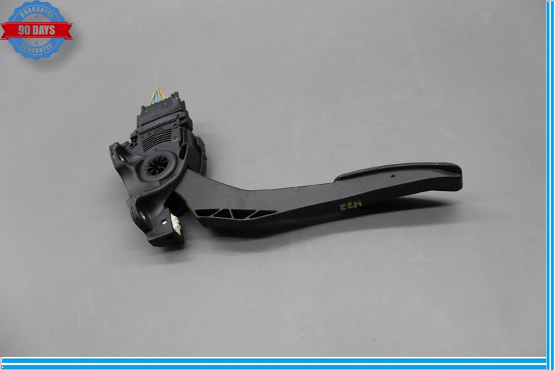 Load image into Gallery viewer, 10-15 Jaguar XJ XJL X351 Gas Accelerator Throttle Pedal Assembly 9X239F832AA Oem
