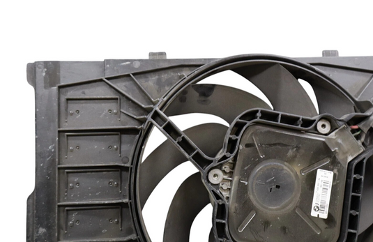 14-21 BMW i3 I01 Hybrid Engine Radiator Cooling Fan Motor Shroud W/ Blade Oem