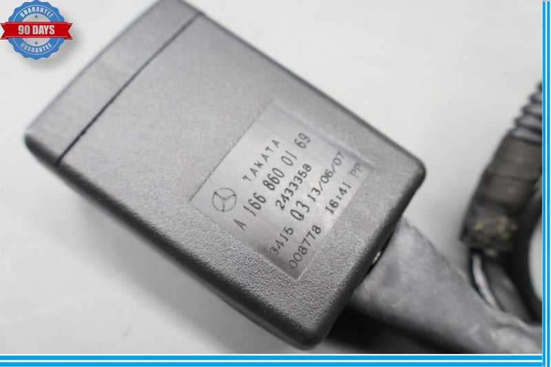 Load image into Gallery viewer, 12-19 Mercedes GL450 GL550 X166 Front Right Passenger Seat Belt Buckle Black Oem
