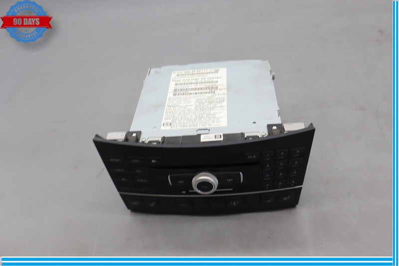 Load image into Gallery viewer, 10-11 Mercedes E350 E550 Command Head Unit CD Changer Radio 2129069000 Oem
