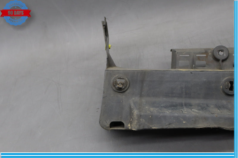 Load image into Gallery viewer, 07-09 Lexus LS460 XF40 Rear Right Lower Bumper Retainer Bracket 52565-50050 Oem
