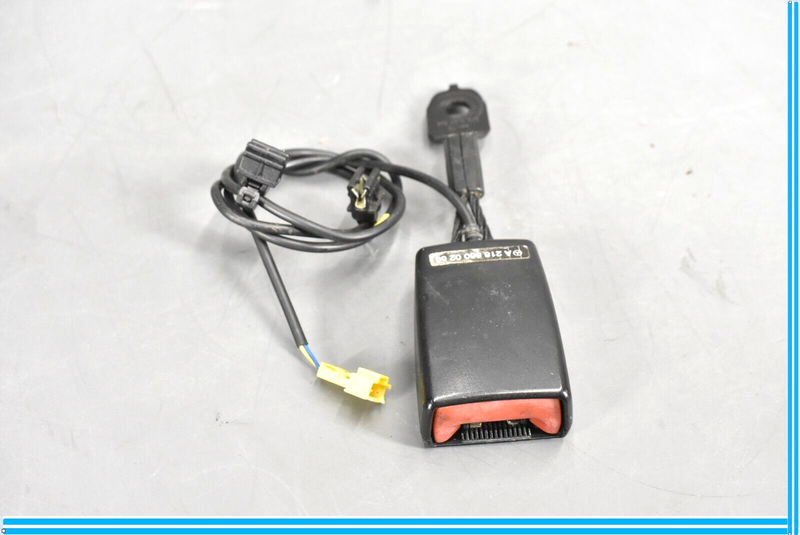 Load image into Gallery viewer, 12-18 Mercedes CLS550 W218 Front Left Driver Side Seat Belt Buckle Oem
