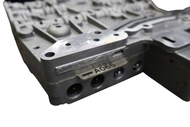 Load image into Gallery viewer, 10-15 Jaguar XJ XKR Automatic Transmission Valve Body Mechatronic 0260550043 Oem

