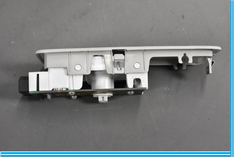 Load image into Gallery viewer, 11-14 Volkswagen VW Touareg Rear Right Passenger Side Interior Dome Light Oem

