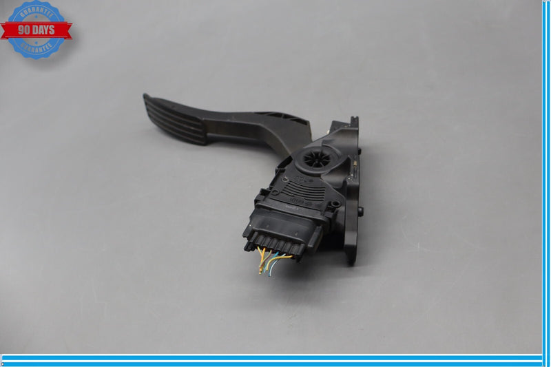 Load image into Gallery viewer, 10-15 Jaguar XJ XJL X351 Gas Accelerator Throttle Pedal Assembly 9X239F832AA Oem
