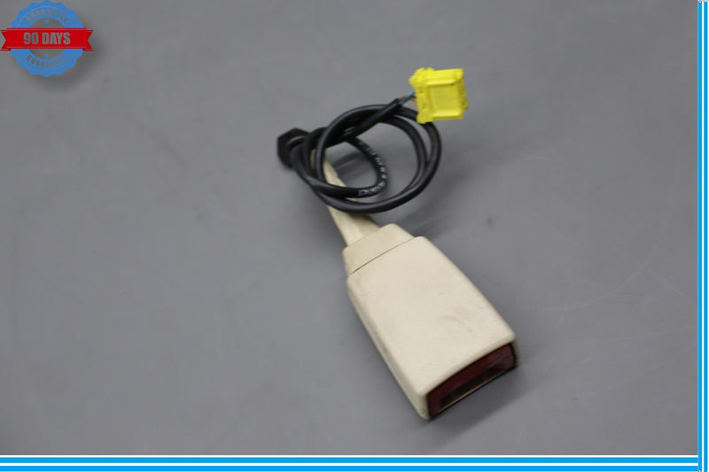 Load image into Gallery viewer, 03-06 Mercedes R230 SL500 SL55 AMG Front Right Side Seat Belt Buckle Oem
