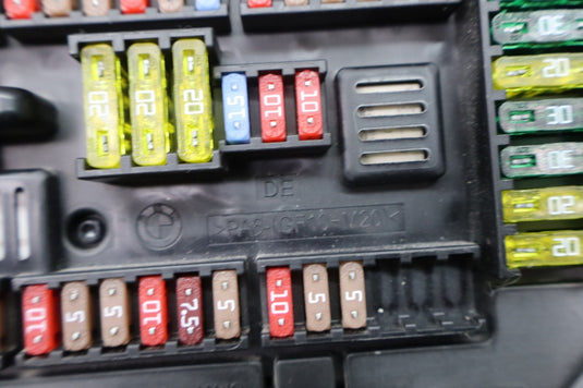 14-18 BMW X5 Front Main Power Distribution Fuse Relay Box 931656801 Oem