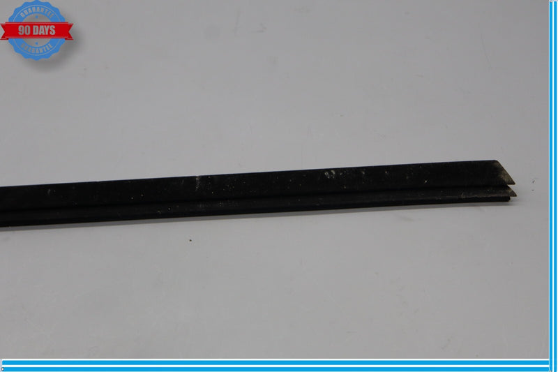 Load image into Gallery viewer, 08-14 Mercedes W204 C350 Front Right Side Door Window Glass Rubber Seal Oem
