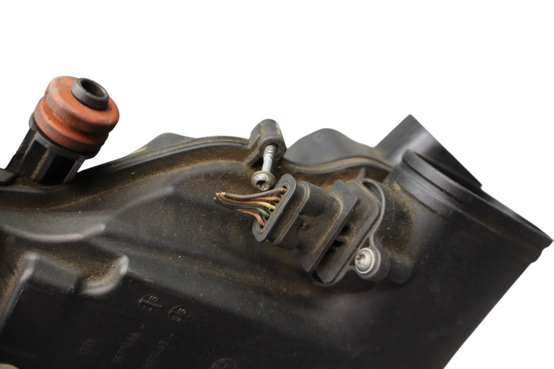 Load image into Gallery viewer, 09-12 BMW 750i 750Li Front Right Air Cleaner Filter Box Lid 13717577463 Oem
