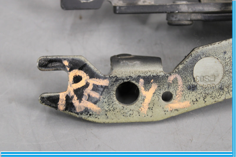Load image into Gallery viewer, 04-05 BMW 645Ci E63 Front Right Passenger Side Hood Bonnet Panel Hinge Oem

