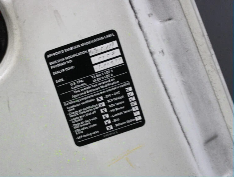 Load image into Gallery viewer, 06-11 Mercedes ML550 ML320 Front Hood Bonnet Panel Assembly White 1648800057 OEM
