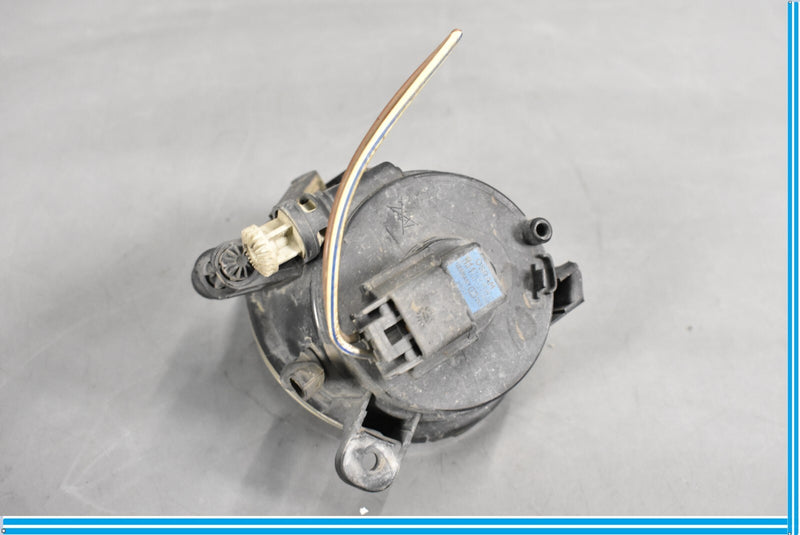 Load image into Gallery viewer, 09-12 Audi A4 Front Right Passenger Side Foglight Fog Light Lamp Oem
