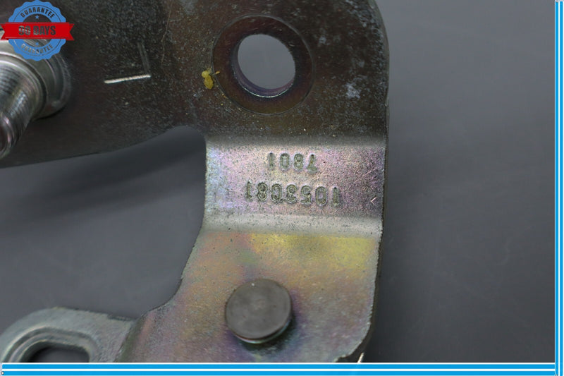 Load image into Gallery viewer, 07-12 Lexus LS460 Rear Left Or Right Side Center Seat Belt Buckle 1046971 Oem
