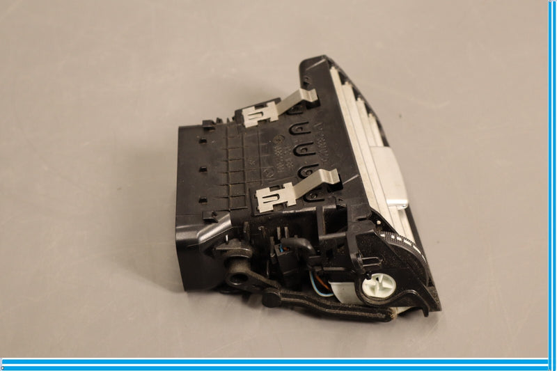 Load image into Gallery viewer, 10-13 Mercedes W212 E350 E550 Right Side Dash Dashboard AC A/C Air Vent Oem
