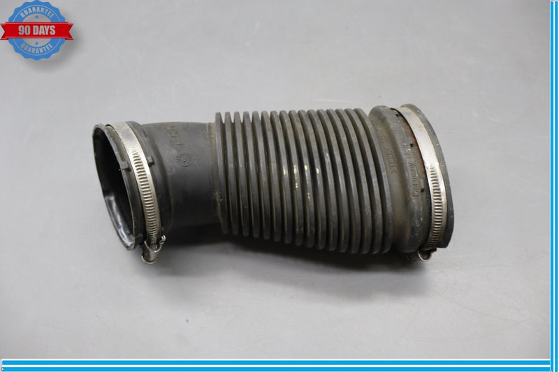 Load image into Gallery viewer, 10-12 Land Rover Range Rover HSE Passenger Side Air Intake Tube 1037120 Oem
