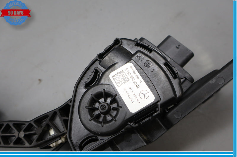 Load image into Gallery viewer, 12-19 Mercedes W166 ML350 GL450 GL550 Gas Throttle Pedal Accelerator Oem
