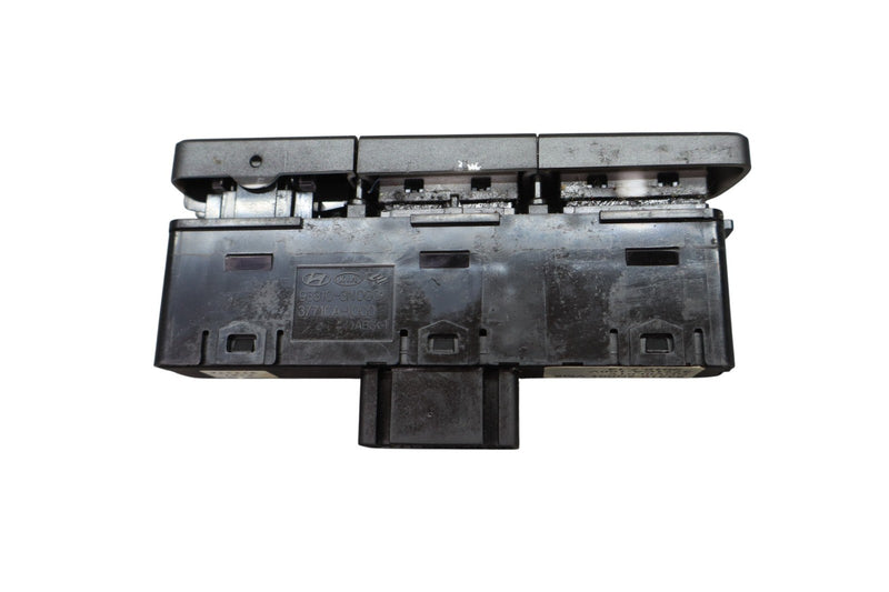 Load image into Gallery viewer, 11-13 Hyundai  Equus SIG Right Side Seat Heat Switch Control 933103N001 Oem
