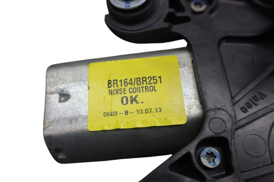 06-19 Mercedes W164 ML500 GL450 R350 Rear Glass Windshield Wiper Motor Oem