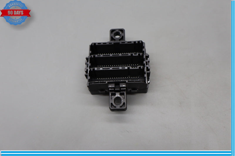 Load image into Gallery viewer, 16-20 Hyundai Genesis G80 Dash Dashboard Joint Block Junction Block Oem

