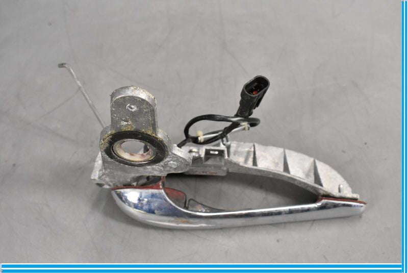 Load image into Gallery viewer, 05-08 Maserati Quattroporte M139 Front Left Side Exterior Door Lock Handle Oem

