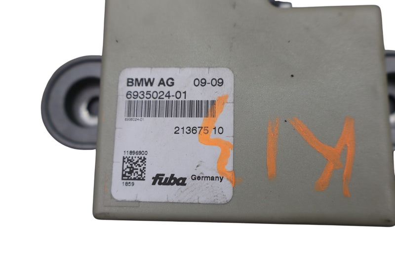 Load image into Gallery viewer, 08-18 BMW 528i 535i F10 Rear Antenna Backup Control Module Unit 6935024 Oem
