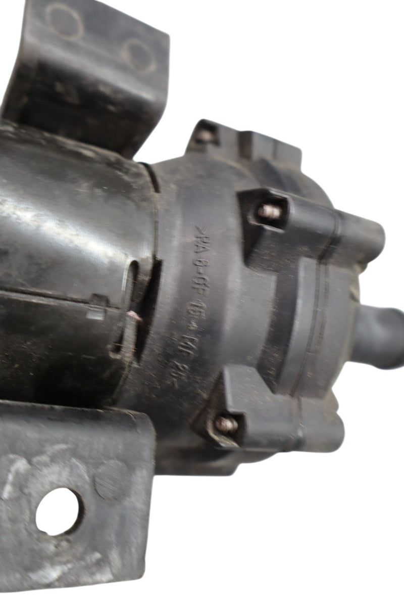 Load image into Gallery viewer, 13-17 Land Rover Range Rover L405 Auxiliary Secondary Water Coolant Pump Oem
