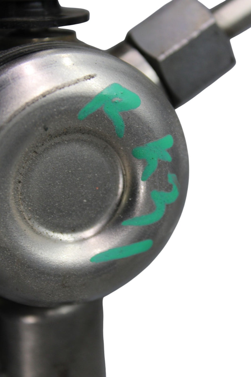 Load image into Gallery viewer, 13-16 Hyundai Equus Genesis 5.0L Right High Pressure Fuel Pump &amp; Line Pipe Oem
