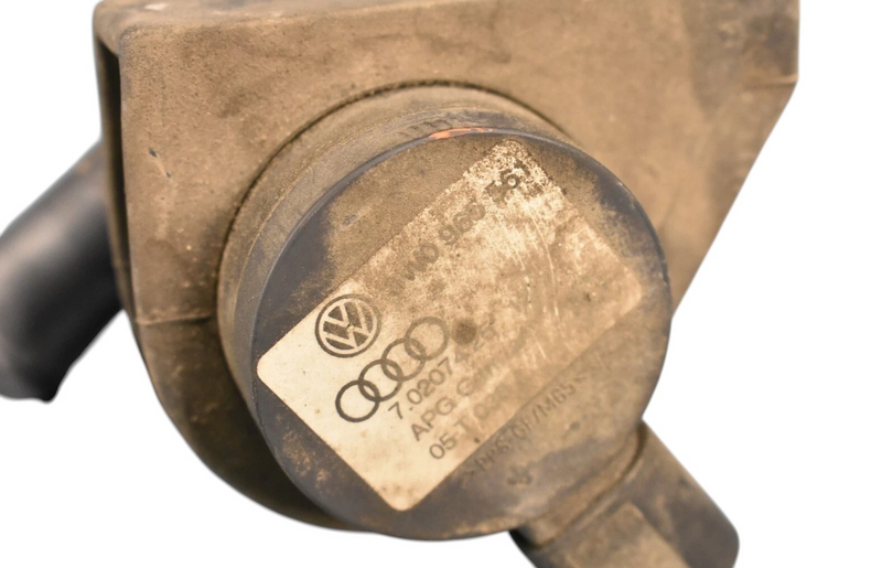 Load image into Gallery viewer, 03-18 Bentley Continental GT GTC Turbocharger Water Coolant Pump 3W0965561 Oem
