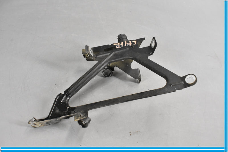 Load image into Gallery viewer, 09-15 BMW 750i 750Li Front Right Passenger Side Fender Support Mount Bracket Oem
