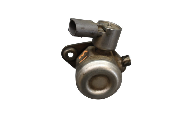 Load image into Gallery viewer, 08-16 BMW 750Li 750i F01 F02 Mechanical High Pressure Fuel Gas Pump 7595339 Oem
