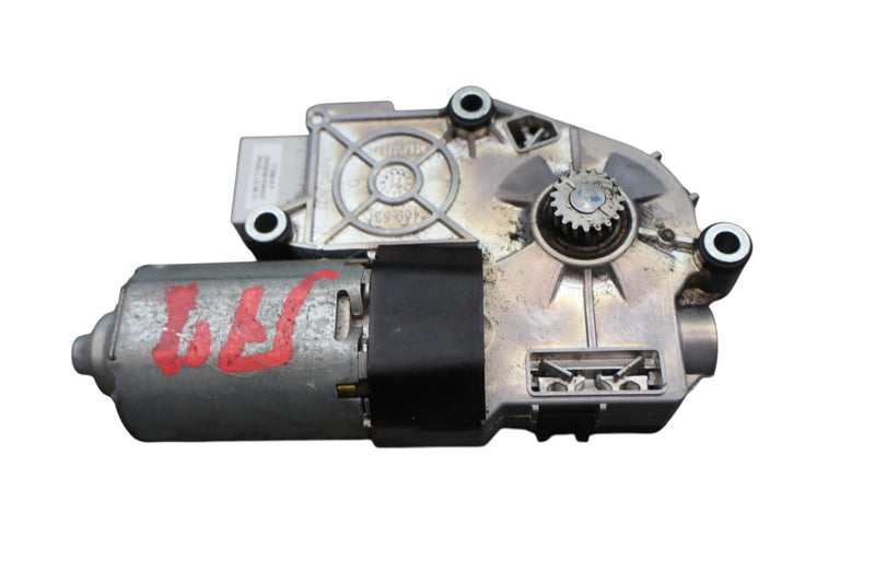 Load image into Gallery viewer, 11-17 Volkswagen VW Touareg Sunroof Moon Roof Motor 7P0959591 Oem
