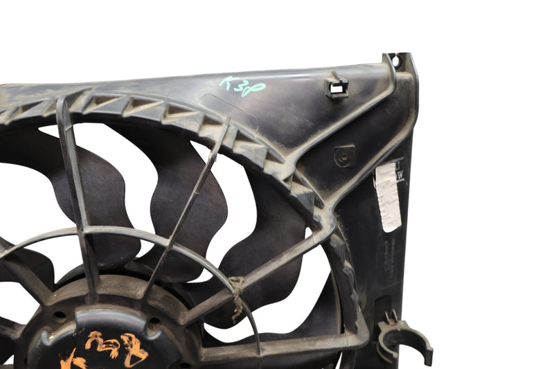 Load image into Gallery viewer, 11-16 Hyundai Equus Engine Radiator Cooling Fan Motor Assembly Oem

