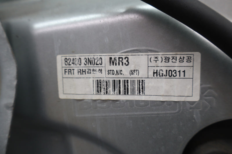 Load image into Gallery viewer, 11-13 Hyundai Equus SIG Front Right Side Window Regulator W/ Panel Oem
