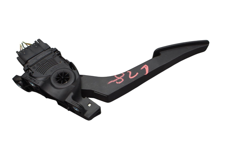 Load image into Gallery viewer, 12-13 LR Range Rover Evoque Engine Gas Accelerator throttle Pedal w/ Pad Oem
