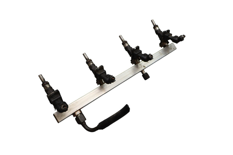 Load image into Gallery viewer, 03-19 Maserati Quattroporte M139 Right Side Fuel Injector Rail With Injector Oem
