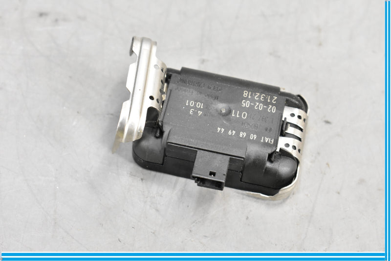 Load image into Gallery viewer, 03-12 Maserati Quattroporte M139 Windshield Rain &amp; Light Sensor 1397212 Oem
