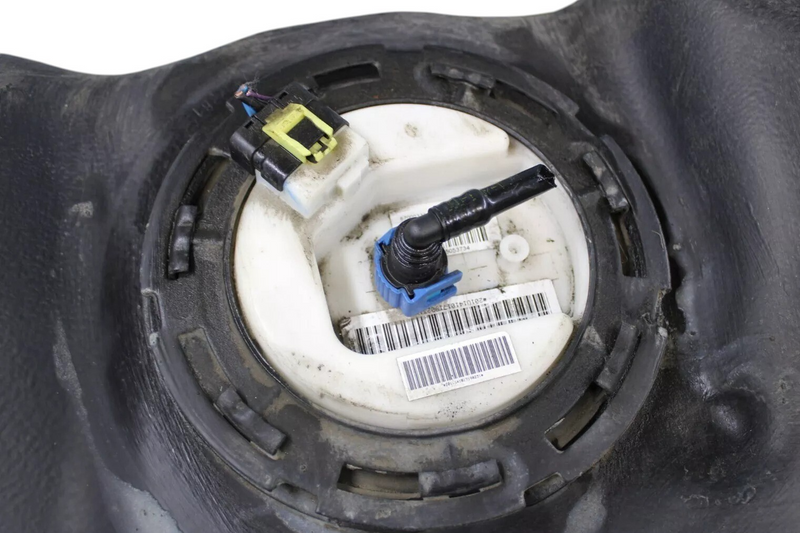 Load image into Gallery viewer, 14-22 Maserati Ghibli 3.0L Gas Fuel Tank Reservoir Pump Assembly 670003257 OEM
