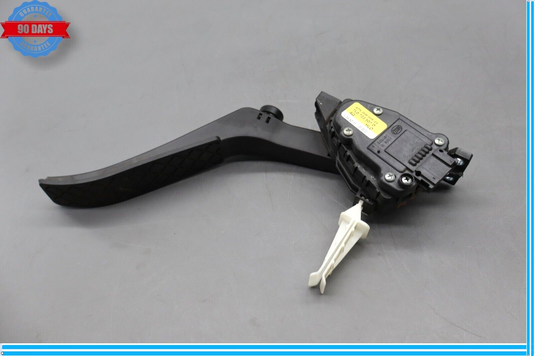 11-18 Volkswagen VW Touareg Front Lower Gas Acceleration Pedal 7L0723507D Oem