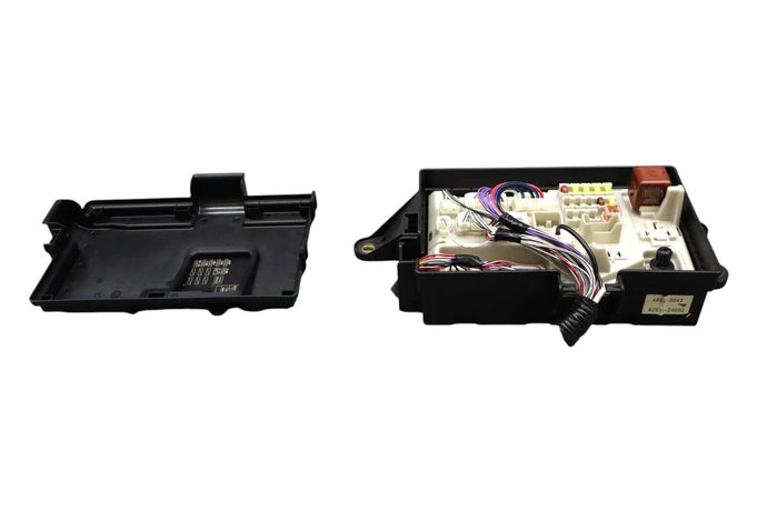 02-05 Lexus SC430 Rear Trunk Fuse Relay Junction Fuse Block Box 82670-24092 Oem