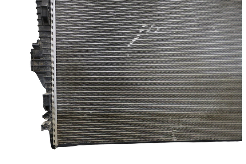 Load image into Gallery viewer, 11-17 Volkswagen VW Touareg Engine Water Cooling Radiator 95810613210 OEM
