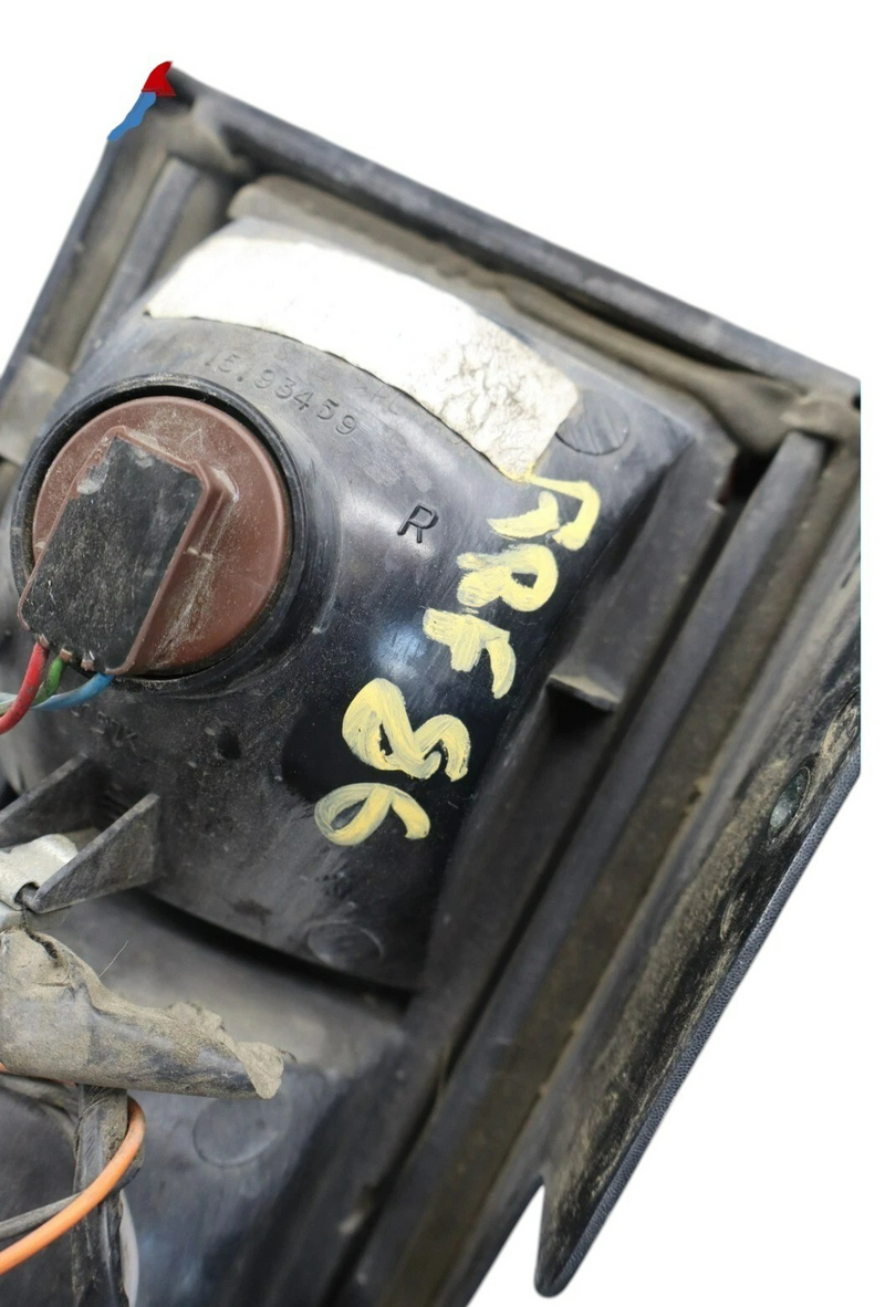 Load image into Gallery viewer, 05-07 Hummer H2 Rear Right Passenger Side Tail Light Lamp 15193459 Oem
