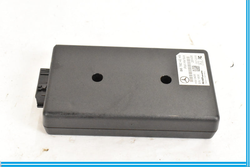 Load image into Gallery viewer, 2007 - 2013 MERCEDES CL S CLASS - iPOD INTERFACE CONTROL MODULE B67824245 OEM
