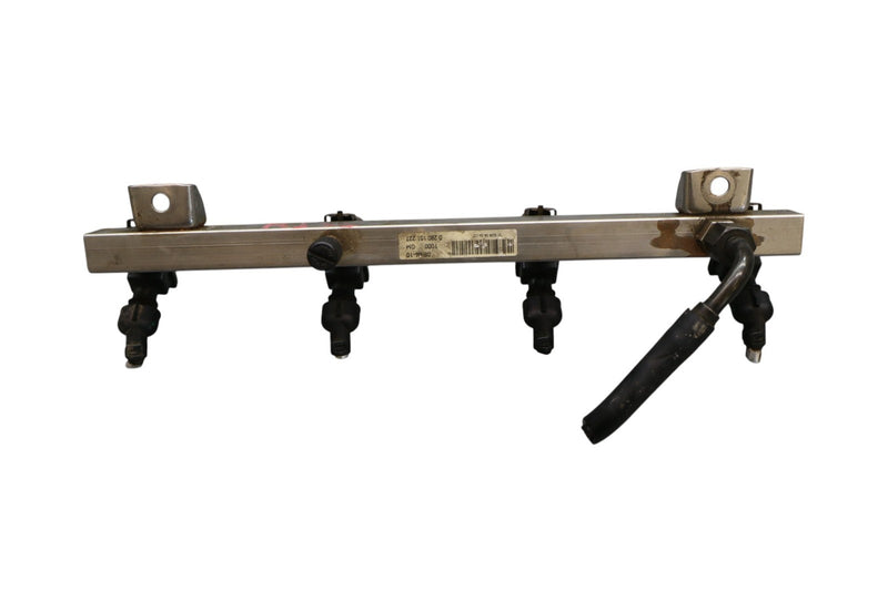 Load image into Gallery viewer, 03-19 Maserati Quattroporte M139 Right Side Fuel Injector Rail With Injector Oem
