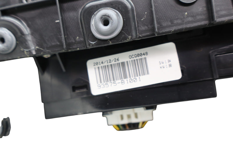 Load image into Gallery viewer, 15-17 Hyundai Genesis Front Right Passenger Side Interior Door Panel Trim Oem
