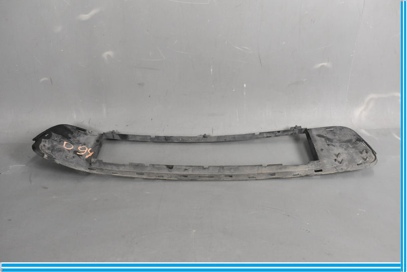 Load image into Gallery viewer, 07-10 BMW X5 E70 Front Bumper Filler Lid Closed Oem

