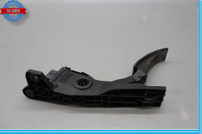Load image into Gallery viewer, 12-19 Mercedes W166 ML350 GL450 GL550 Gas Throttle Pedal Accelerator Oem
