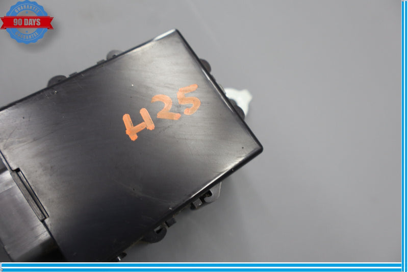 Load image into Gallery viewer, 07-12 Lexus XF40 LS460 Bus Buffer Computer Control Module 89112-50030 Oem
