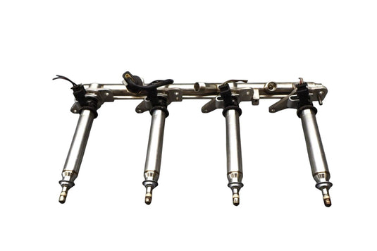 11-18 Mercedes CLS550 W218 Right Side Fuel Injection Rail Line w/ Injectors Oem