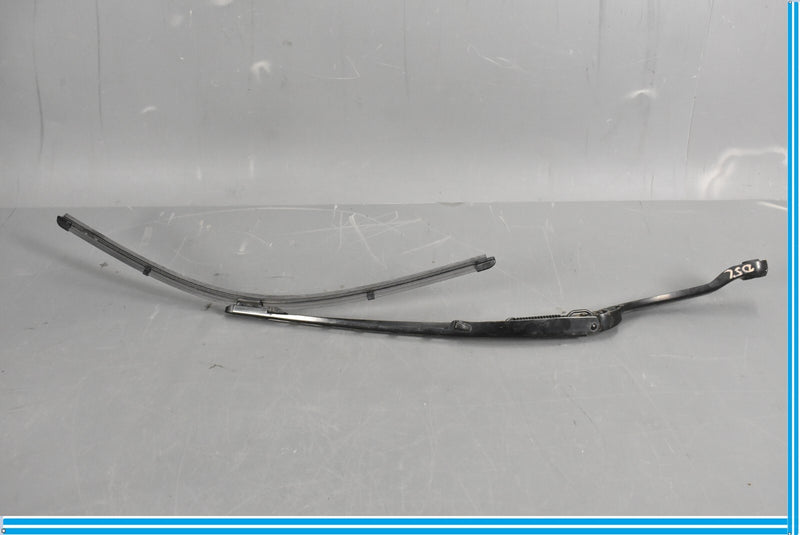 Load image into Gallery viewer, 13-15 Jaguar XF Front Left Or Right Side Windshield Wiper Arm Oem
