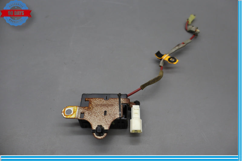 Load image into Gallery viewer, 07-09 Lexus LS460 XF40 Radio Receiver Noise Filter Unit C25S5A 6915 Oem
